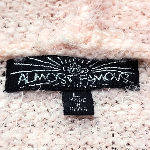 Lrg ALMOST FAMOUS V Neck Fuzzy Pink Hooded Side Slit Pullover Sweater - Picture 5 of 5